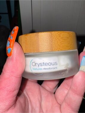 All over body powder deodorant